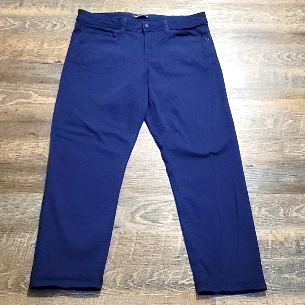Women's Gently Loved size 12 Calvin Klein Flex fit imitation Jeans blue in color